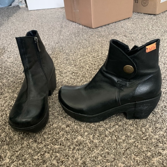 Jafa Shoes - Jafa Boots